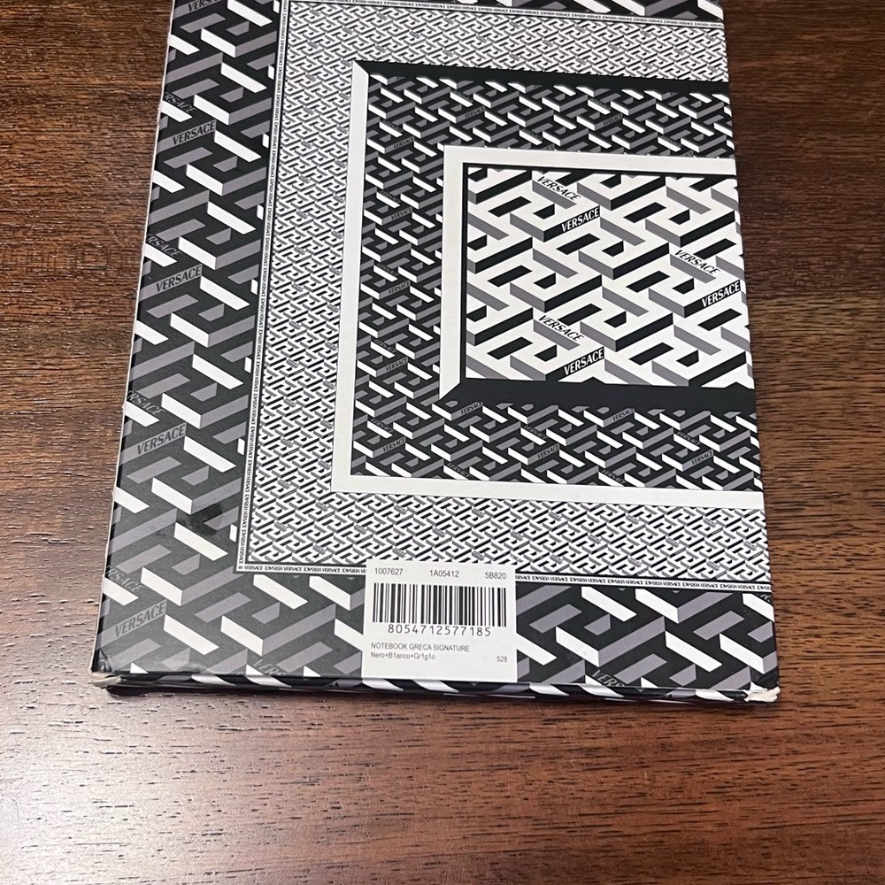 NEW VERSACE Signature Graphic Greca Print Black & White Notebook Table Decor - Picture 9 of 10
